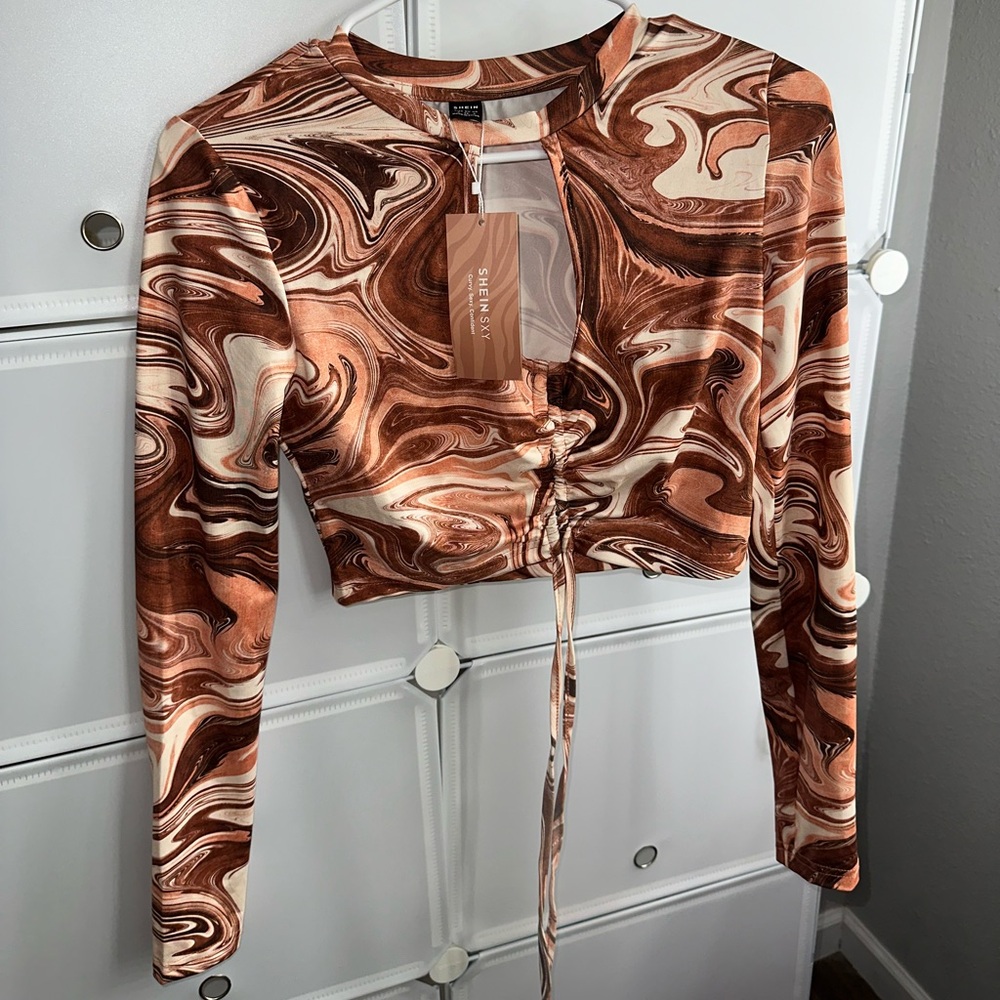 SHEIN Swirl Pattern Long Sleeve Crop Top